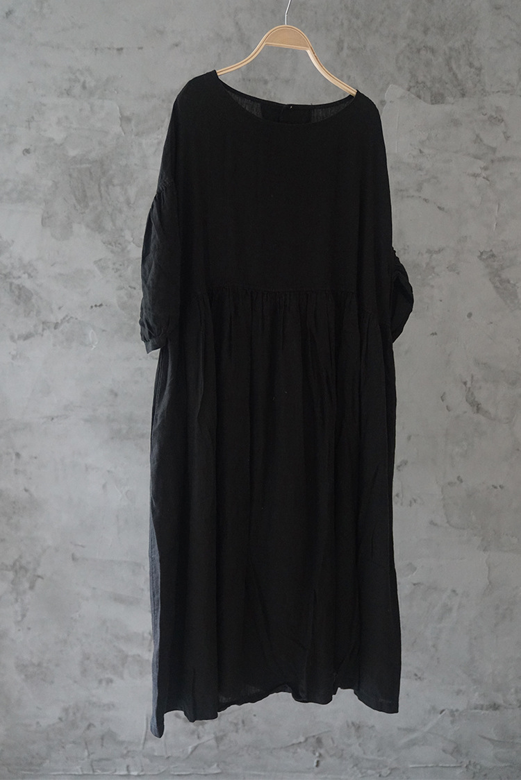 Lässiges, plissiertes Sommerkleid aus Leinen in Übergröße