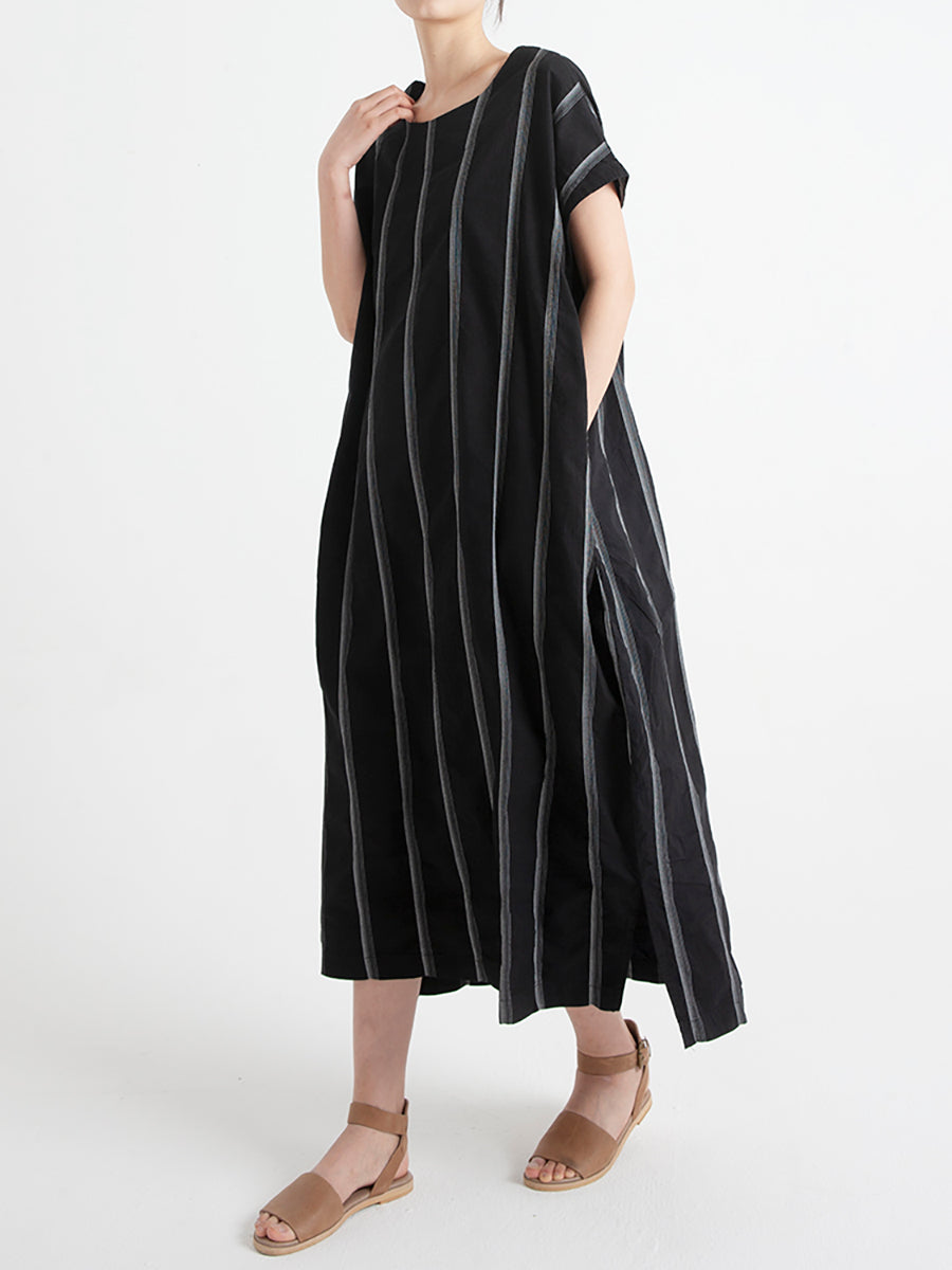 Gestreiftes, lockeres Sommerkleid aus Baumwolle mit Rundhalsausschnitt in Übergröße