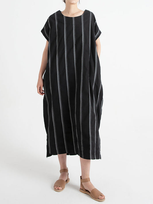 Gestreiftes, lockeres Sommerkleid aus Baumwolle mit Rundhalsausschnitt in Übergröße
