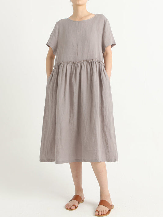 Lässiges, plissiertes Sommerkleid aus Leinen mit kurzen Ärmeln in Übergröße