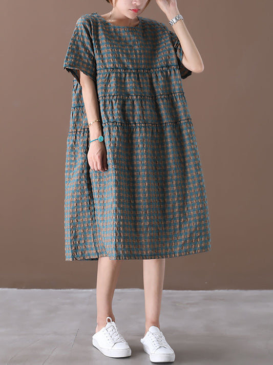 Sommerliches kariertes Rundhals-Midikleid aus Baumwollleinen in Übergröße