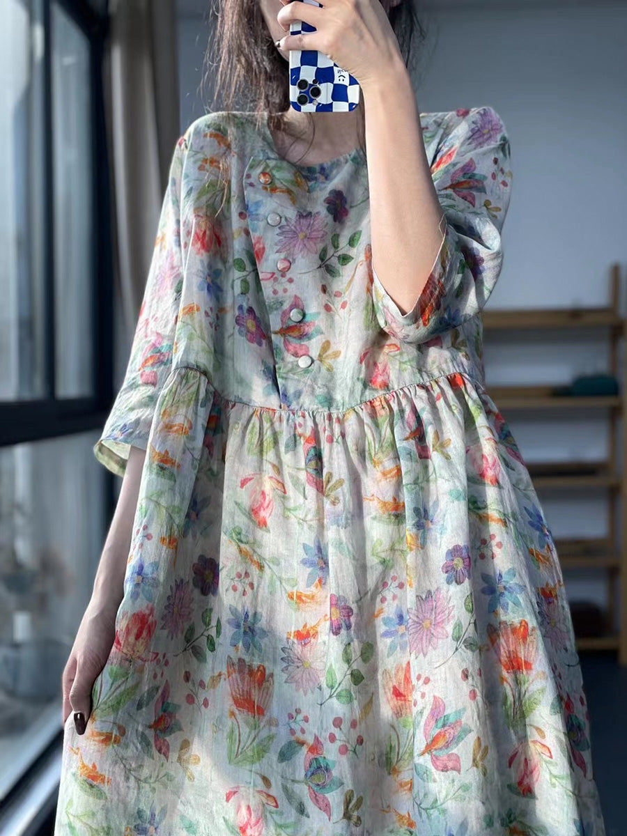 Lässiges, lockeres Sommerkleid mit Blumenmuster und Plissee in Übergröße