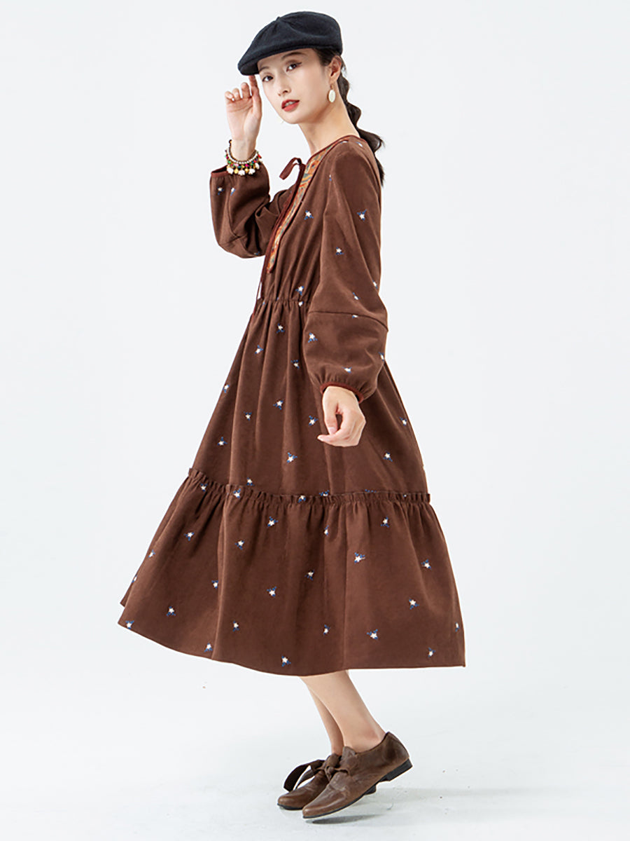 PLUS Größe - Geometrisches Midikleid mit Schnürung und Vintage-Tasche