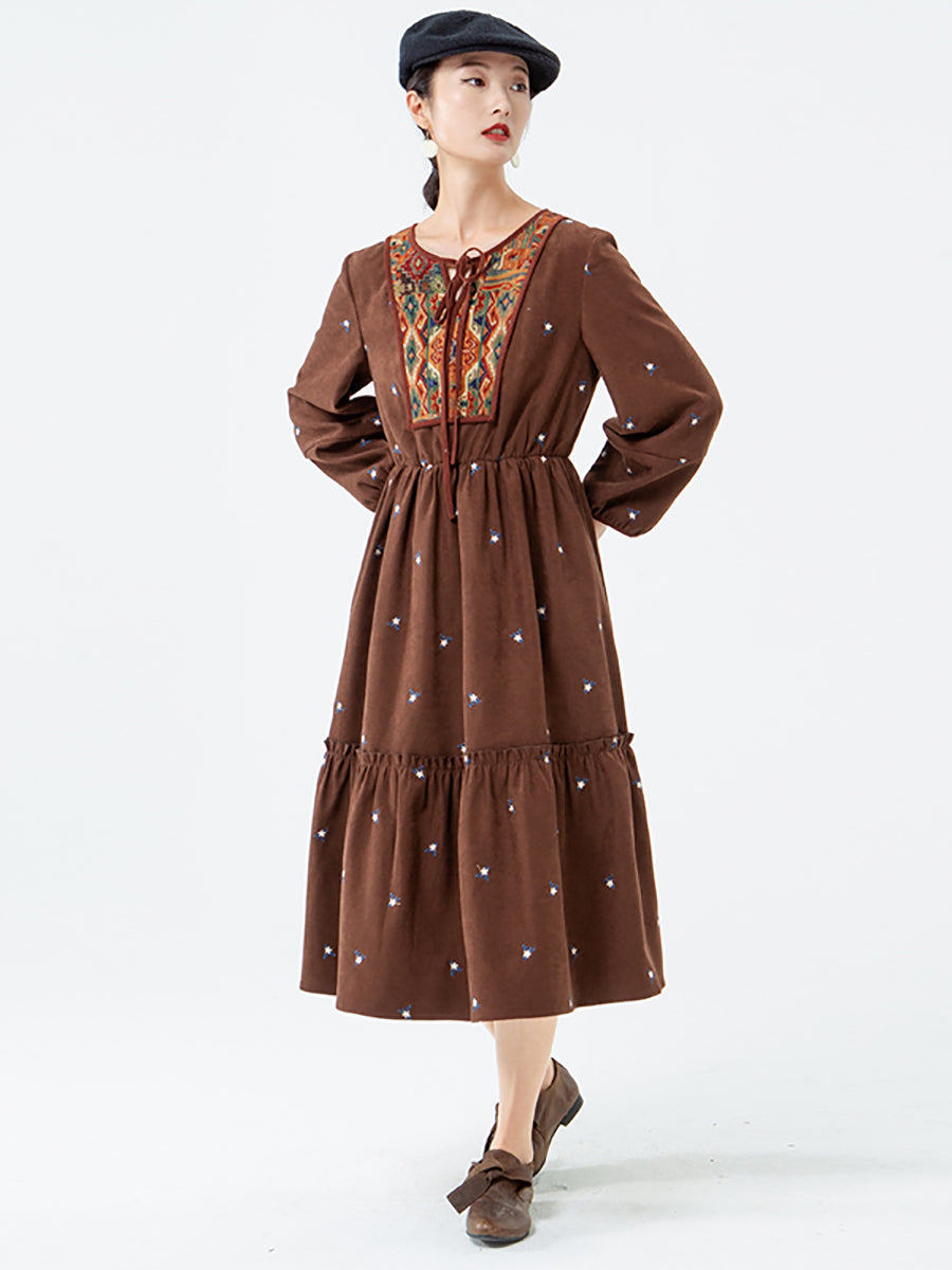 PLUS Größe - Geometrisches Midikleid mit Schnürung und Vintage-Tasche