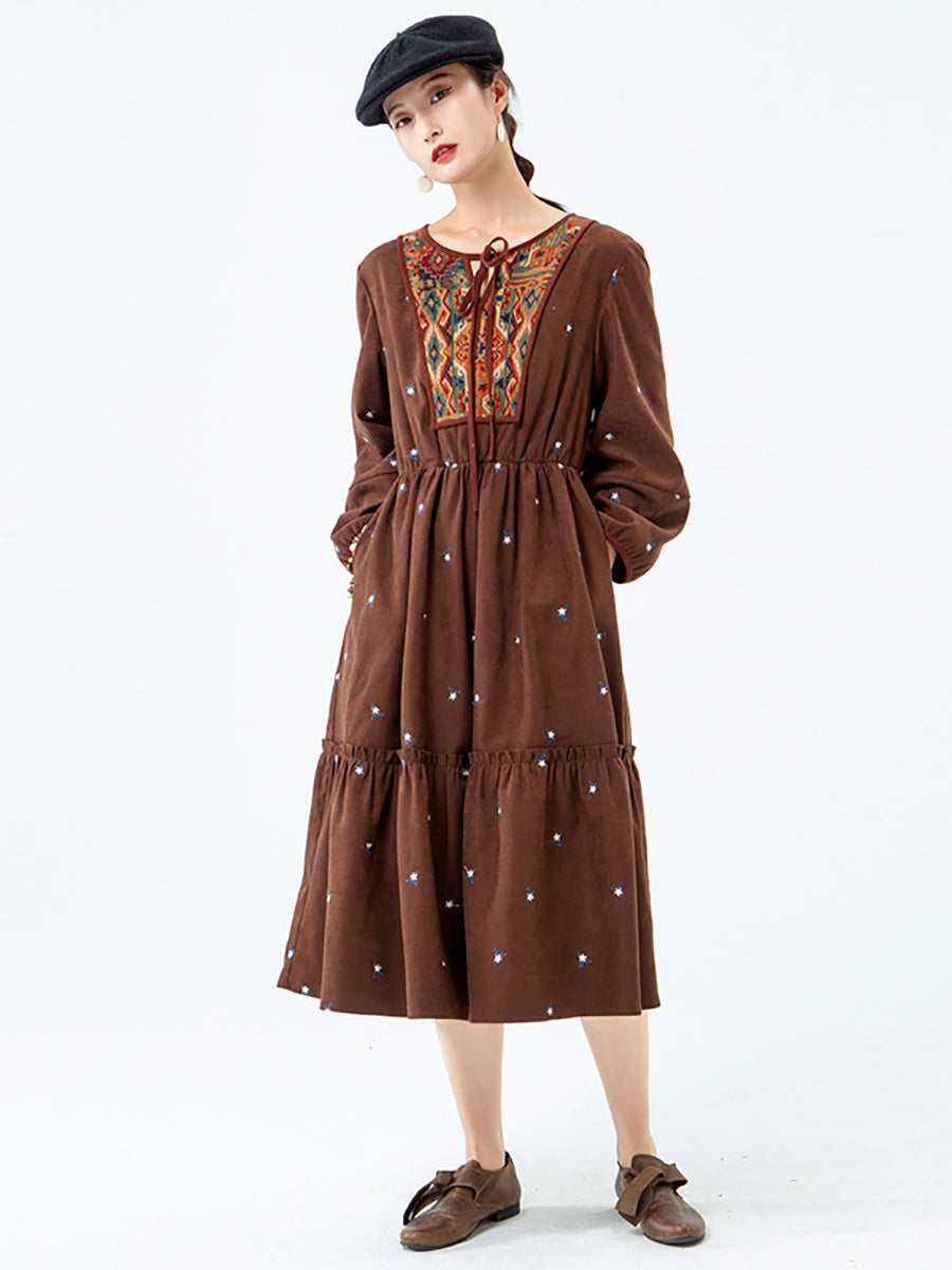 PLUS Größe - Geometrisches Midikleid mit Schnürung und Vintage-Tasche